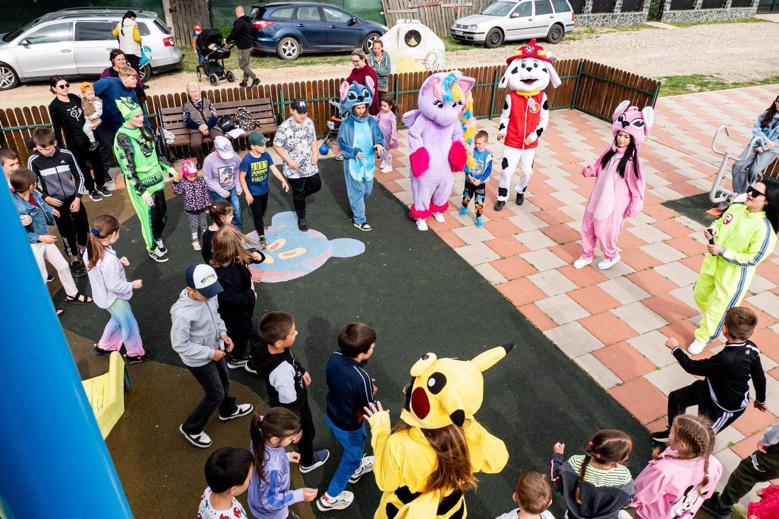 mascote si animatori la petrecere aniversara