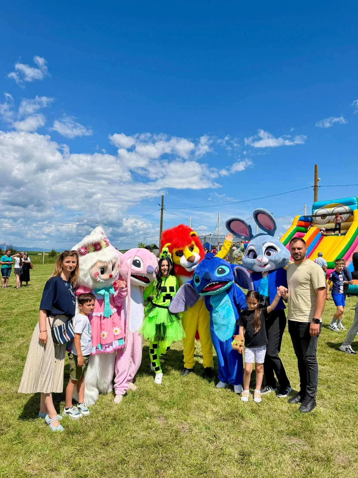 personaje costumed mascote animatoare la petrecere aniversara